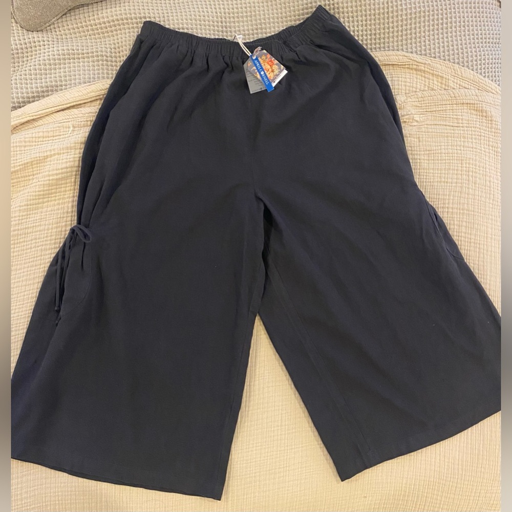 NWT-  April Cornell 100% Cotton Black Capri Pants | Elastic Waist |